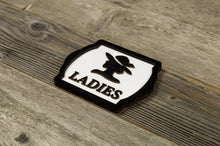Załaduj obraz do przeglądarki galerii, Retro Style Wooden Restroom Door Signs Set
