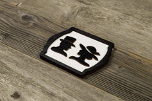 Załaduj obraz do przeglądarki galerii, Retro Style Wooden Restroom Door Signs Set