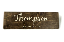 Załaduj obraz do przeglądarki galerii, Family Name Sign, Established Sign