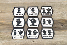 Załaduj obraz do przeglądarki galerii, Retro Style Wooden Restroom Door Signs Set