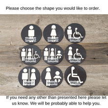 Załaduj obraz do przeglądarki galerii, Round Toilet Door Sign. Wooden Rustic Restroom Signs Set.