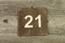 Załaduj obraz do przeglądarki galerii, Door Number Wooden Sign